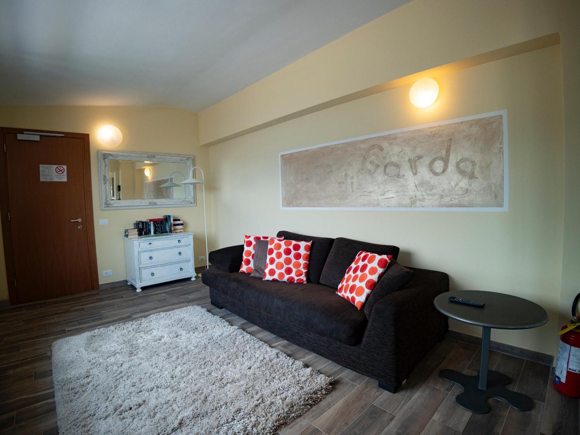ברנצונה סול גארדה Penthouse Casa Alkea Masse Lake View מראה חיצוני תמונה